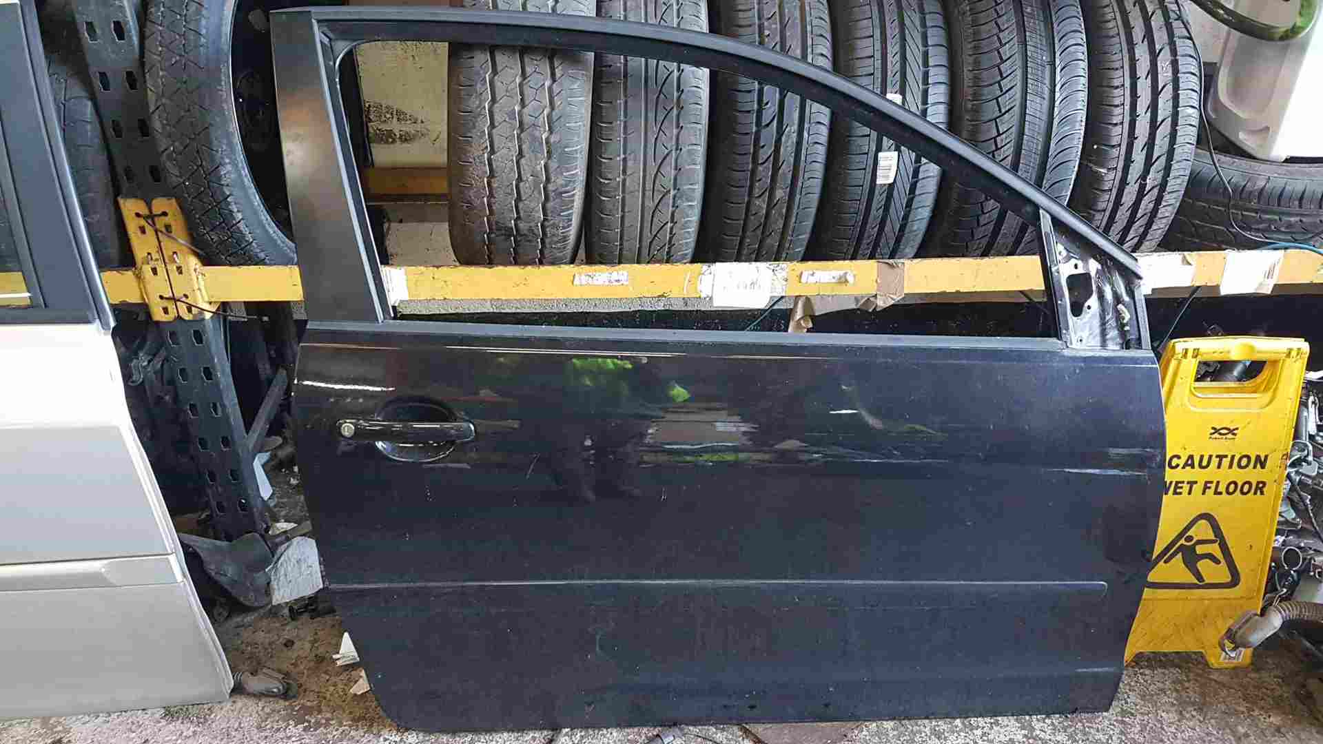 Volkswagen Polo 9N3 2006-2008 Drivers OSF Front Door Black Lc9z 3Dr