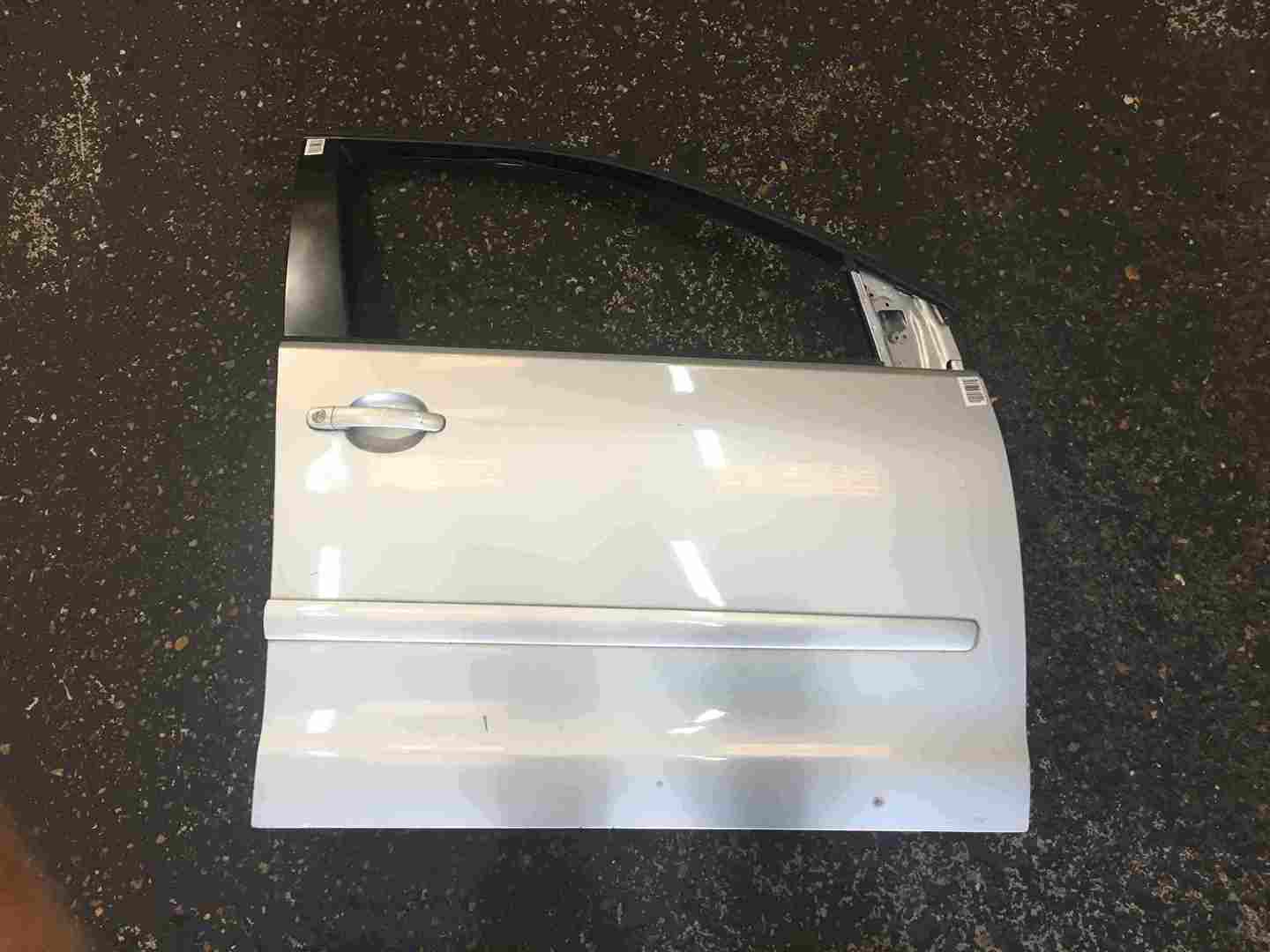Volkswagen Polo 9N3 2006-2008 Drivers OSF Front Door Silver LA7W 5dr