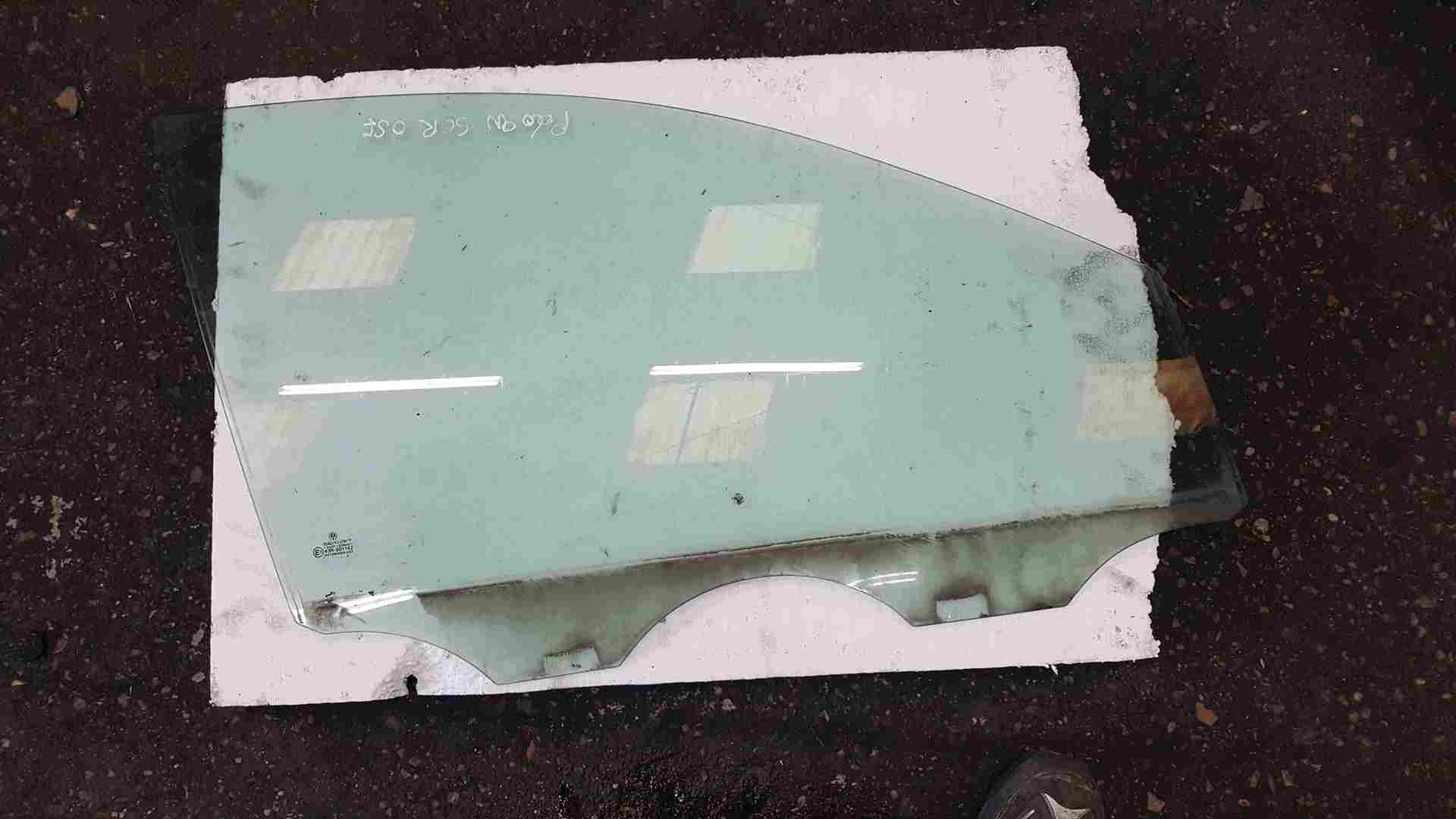 Volkswagen Polo 9N3 2006-2008 Drivers OSF Front Window Glass 5Dr