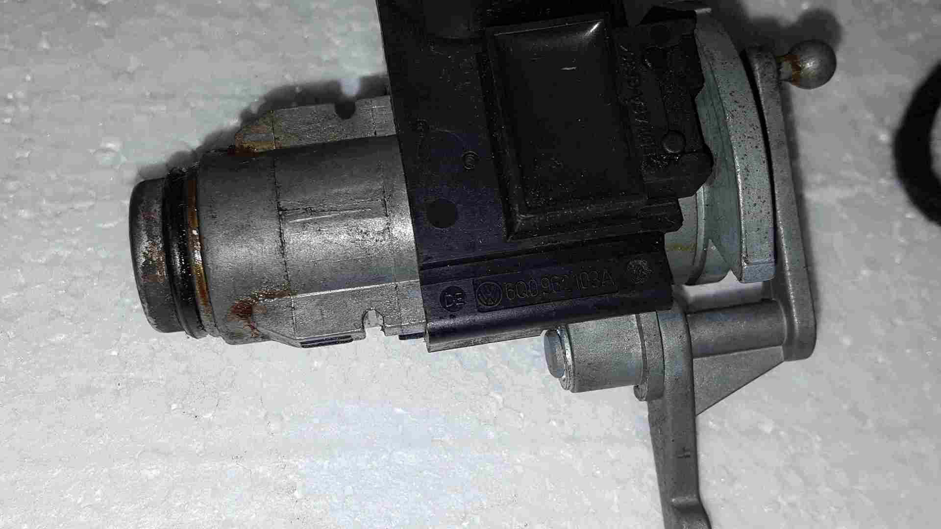 Volkswagen Polo 9N3 2006-2008 Ignition Barrel + Door Lock 4B0905851Q 4B0905851N