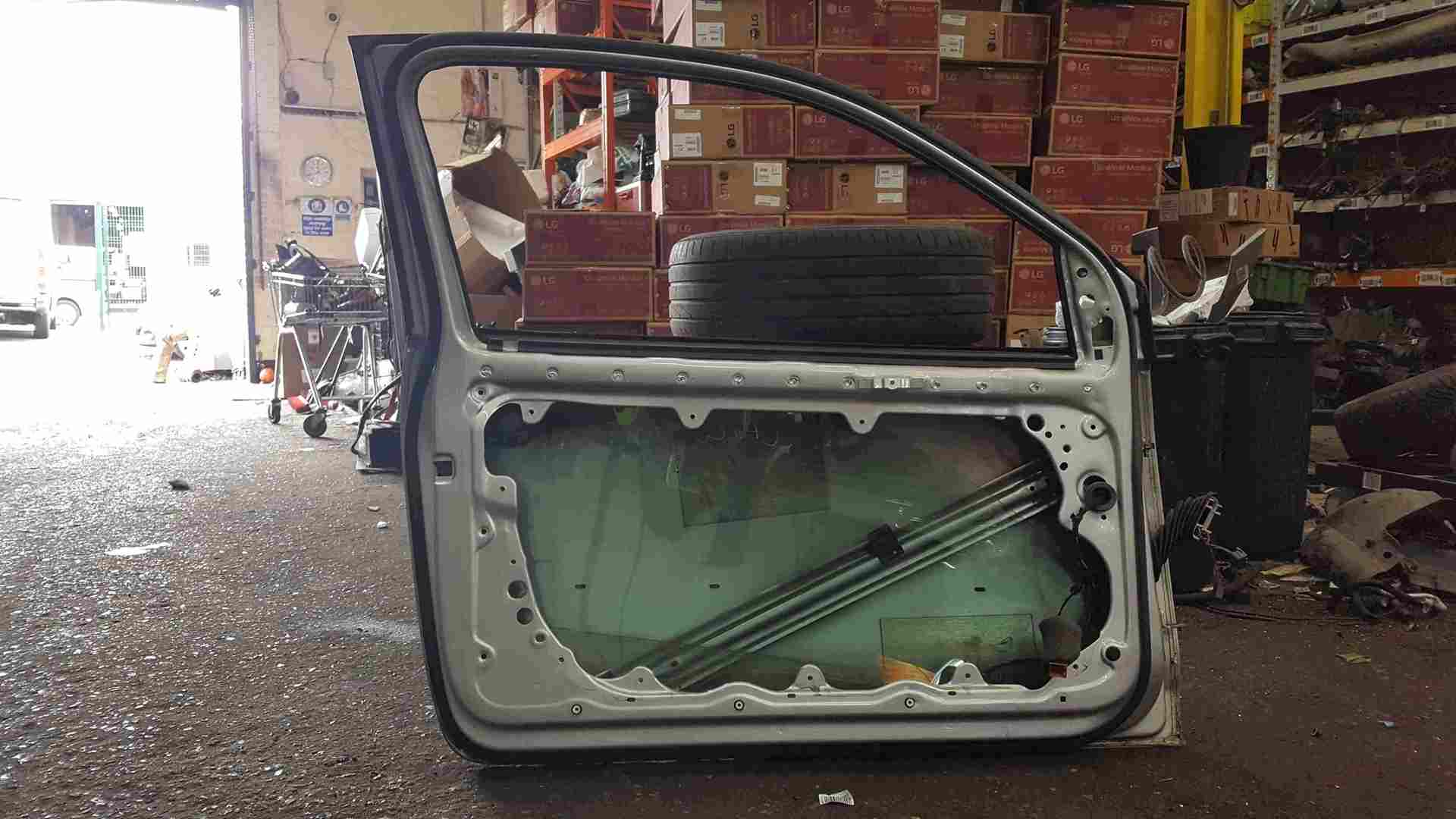 Volkswagen Polo 9N3 2006-2008 Passenger NSF Front Door Silver LA7W 3dr