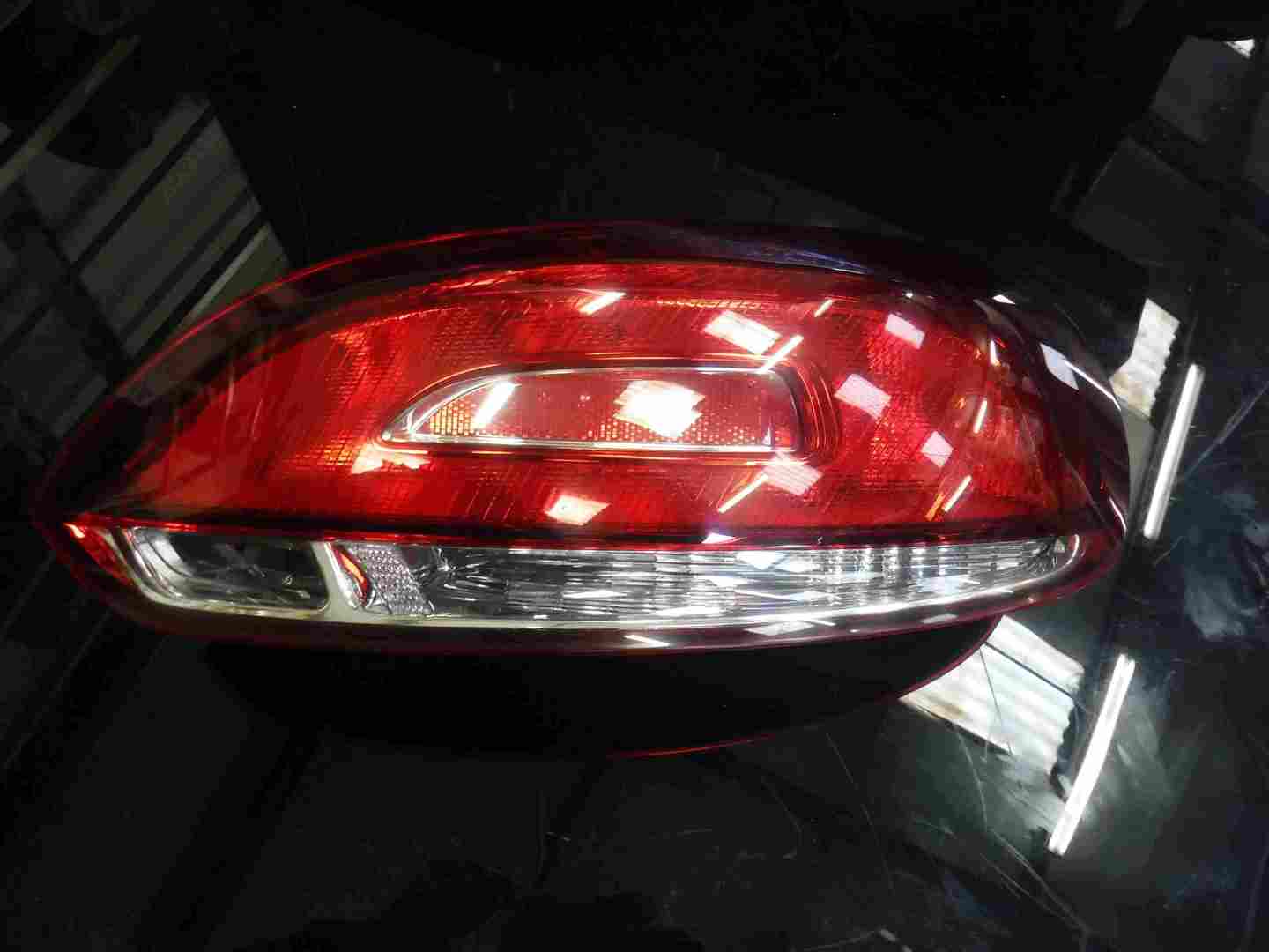 Volkswagen Scirocco 2008-2014 Drivers OSR Rear Body Light Lens   Bulb Holder