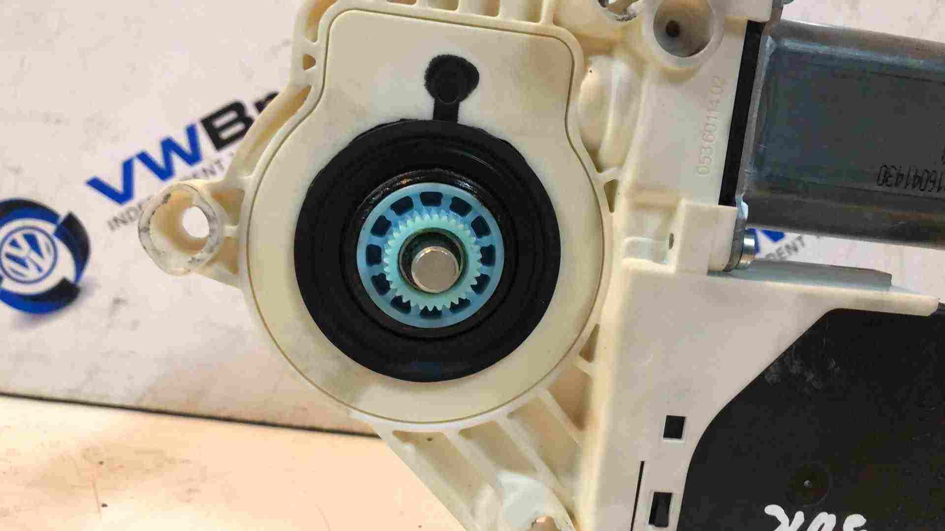 Volkswagen Scirocco 2008-2014 Passenger NSF Front Window Motor 1Q0959702h 