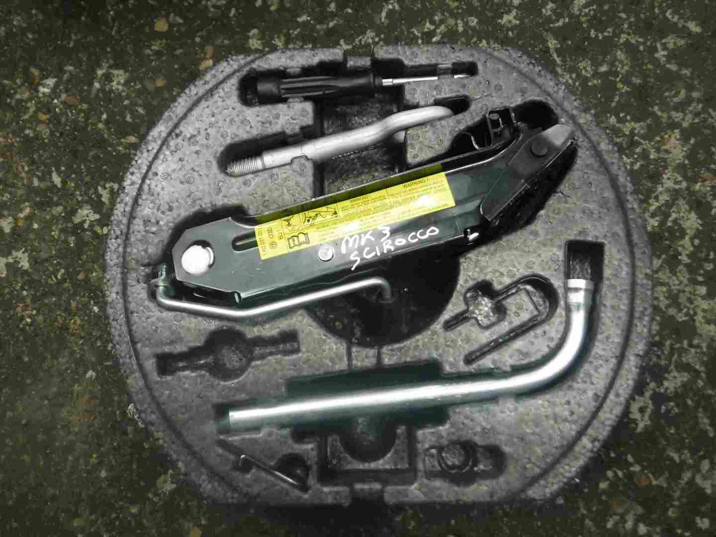 Volkswagen Scirocco 2008-2016 Spare Wheel Jack Set Brace Remover