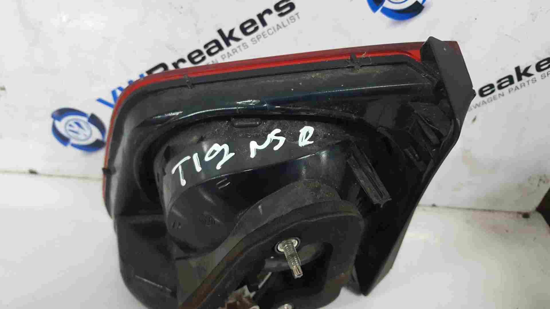 Volkswagen Tiguan 2007-2011 Passenger NSR Rear Left Tailgate Light 5N0945093c