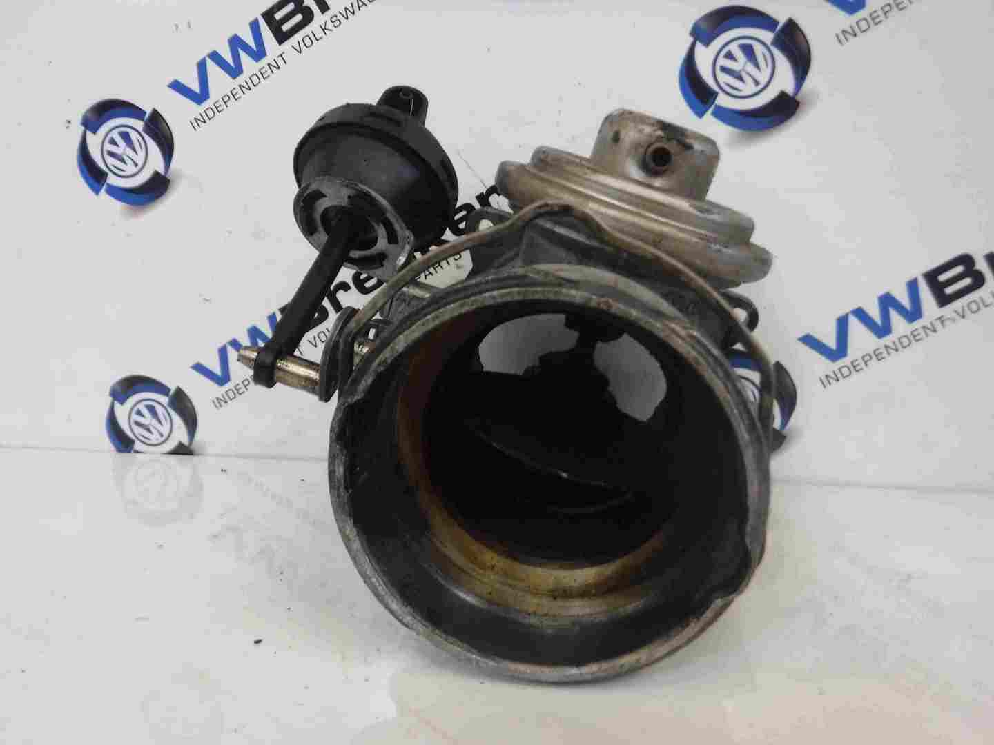 Volkswagen Touareg 2002-2007 2.5 TDI EGR Valve 070128073 070128070c