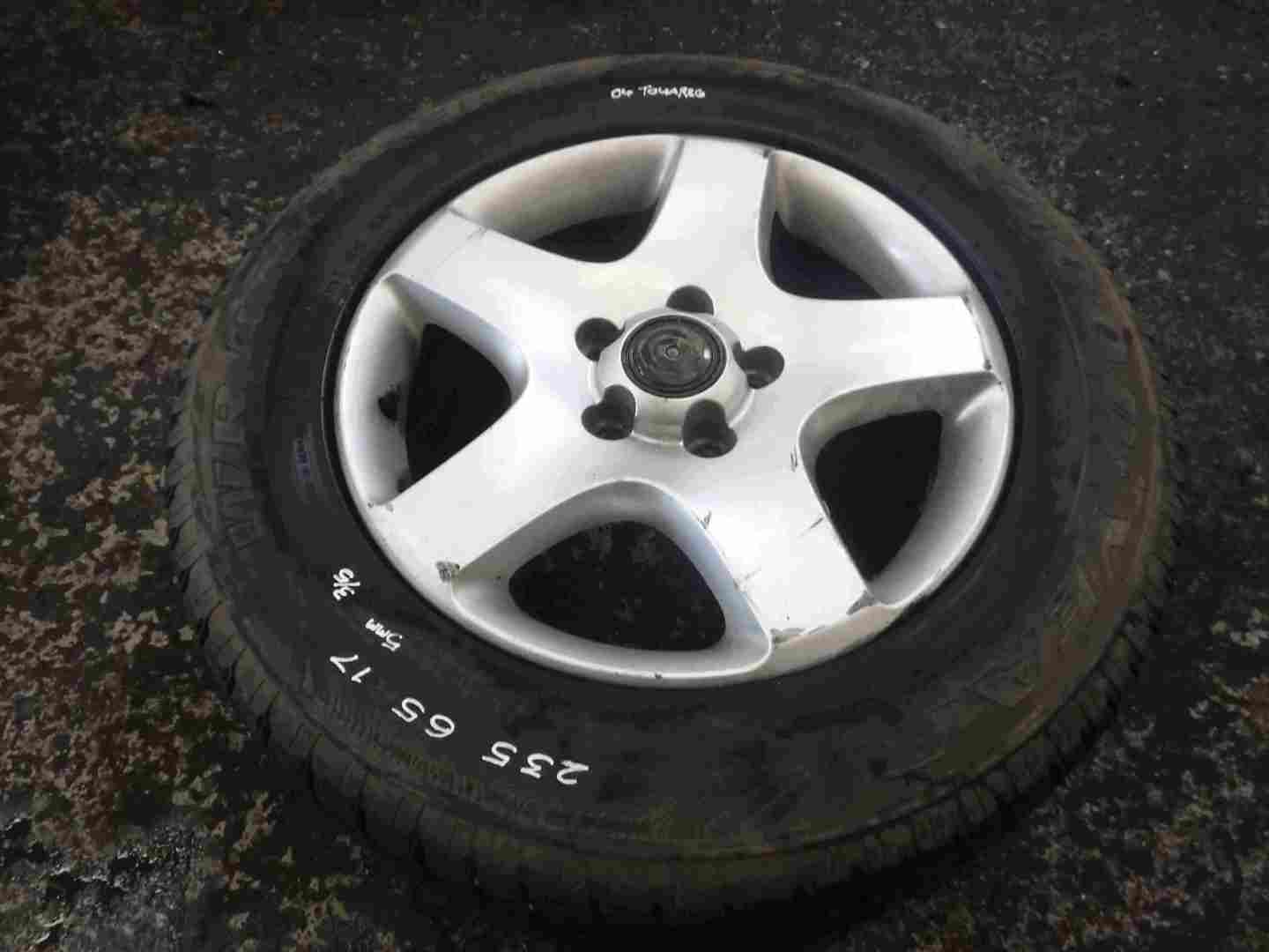 Volkswagen Touareg 2002-2007 Alloy Wheel   Tyre 235 65 17 5mm