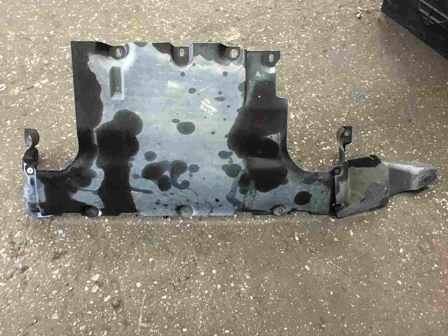 Volkswagen Touareg 2002-2007 Front Bumper Under Tray Engine Drip Splash Guard
