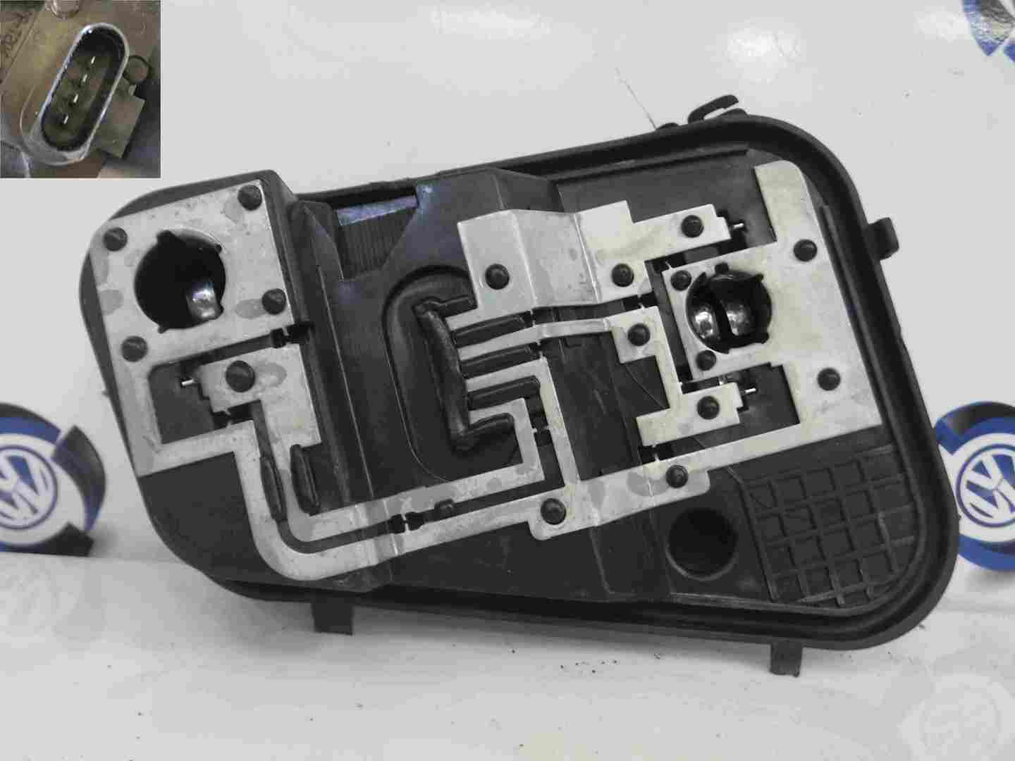 Volkswagen Touareg 2002-2007 Passenger NSR Rear Bulb Holder 7l6945257