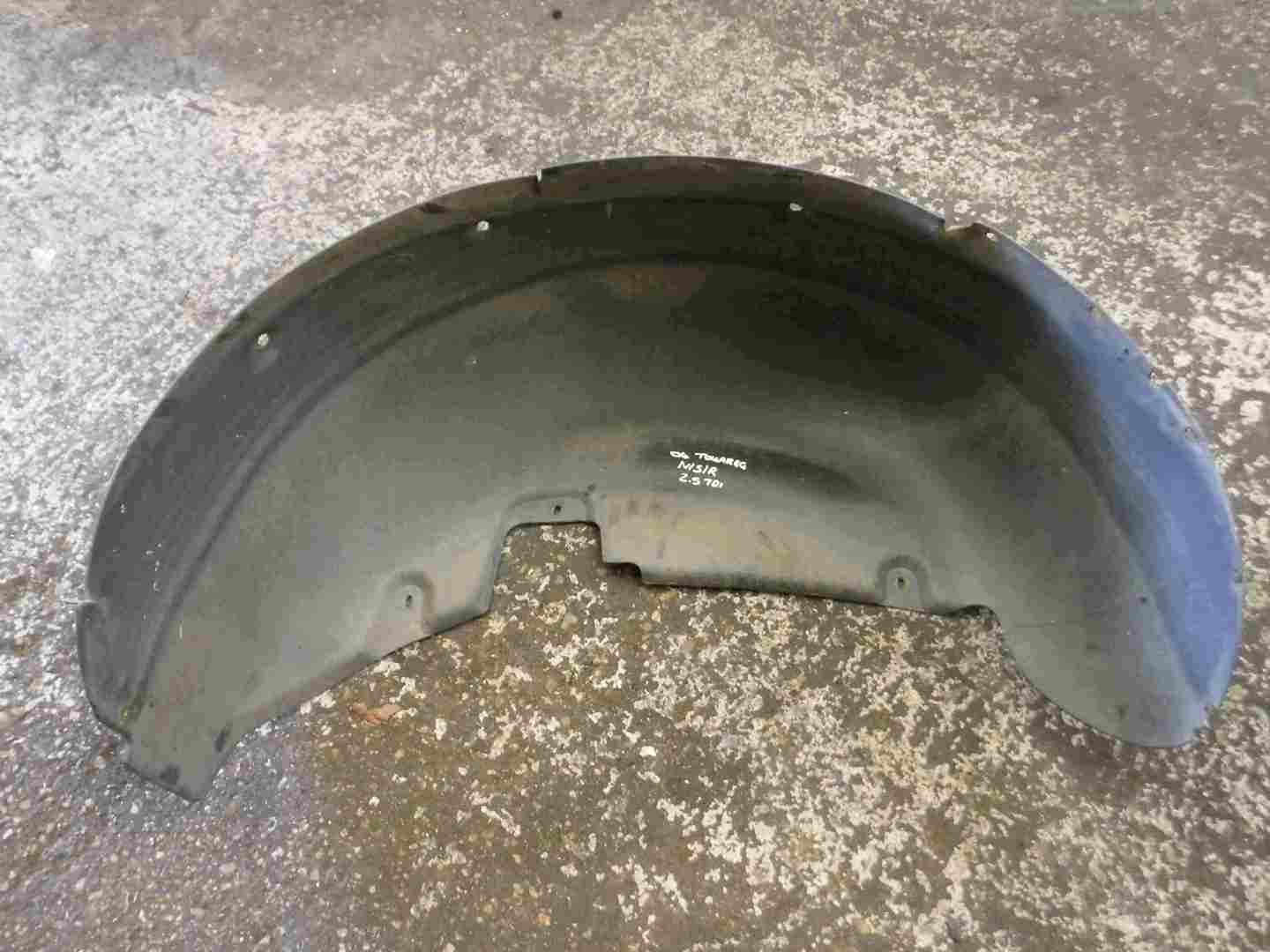 Volkswagen Touareg 2002-2007 Passenger NSR Rear Dirt Arch Liner 7L6810971A