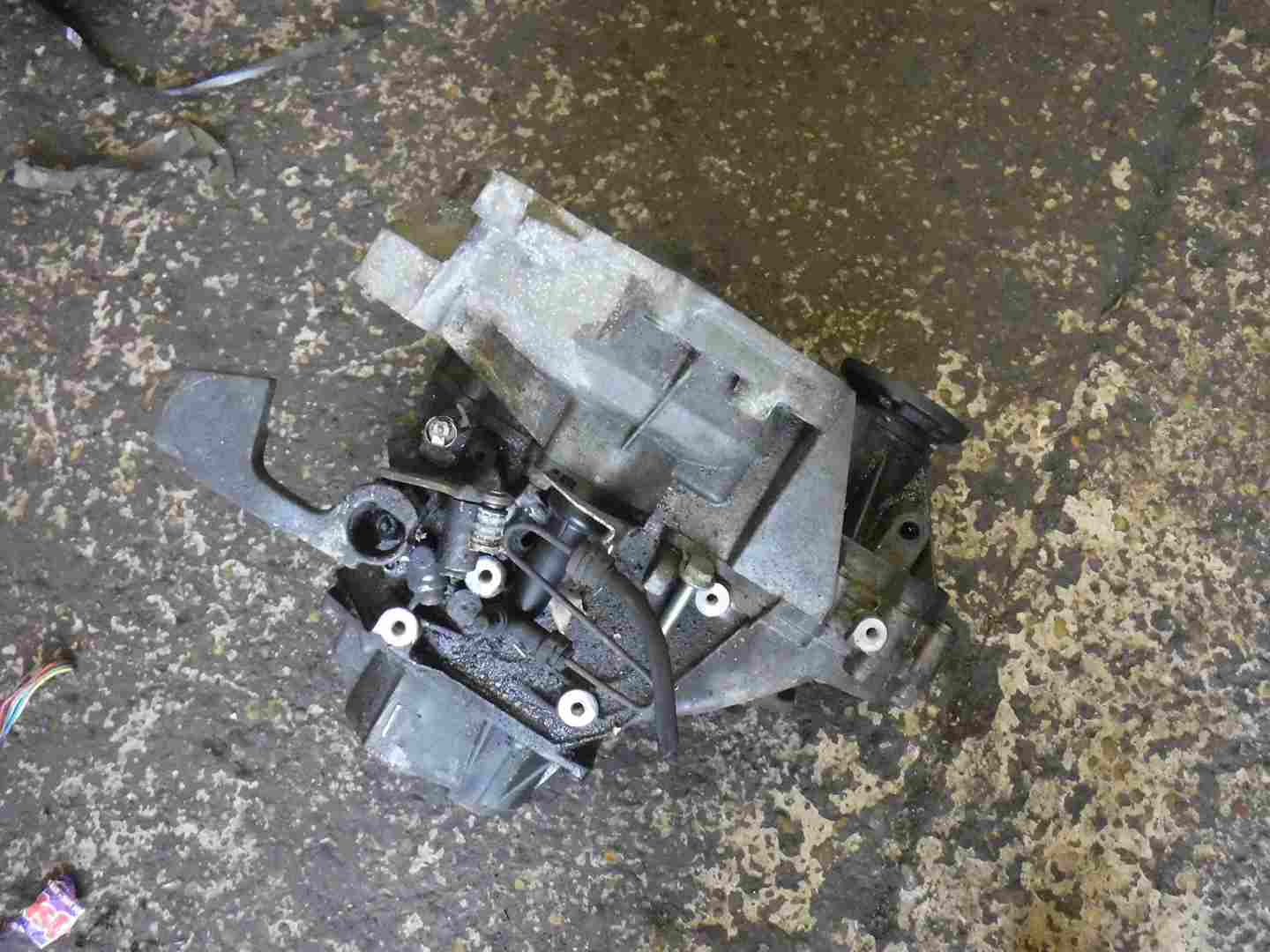 Volkswagen Touran 2003-2006 1.9 TDI Gearbox LKA