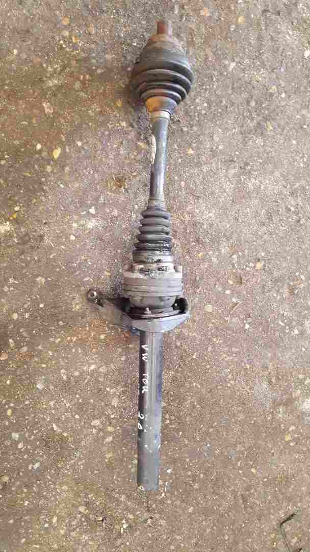Volkswagen Touran 2003-2006 2.0 TDi Drivers OSF Front Driveshaft
