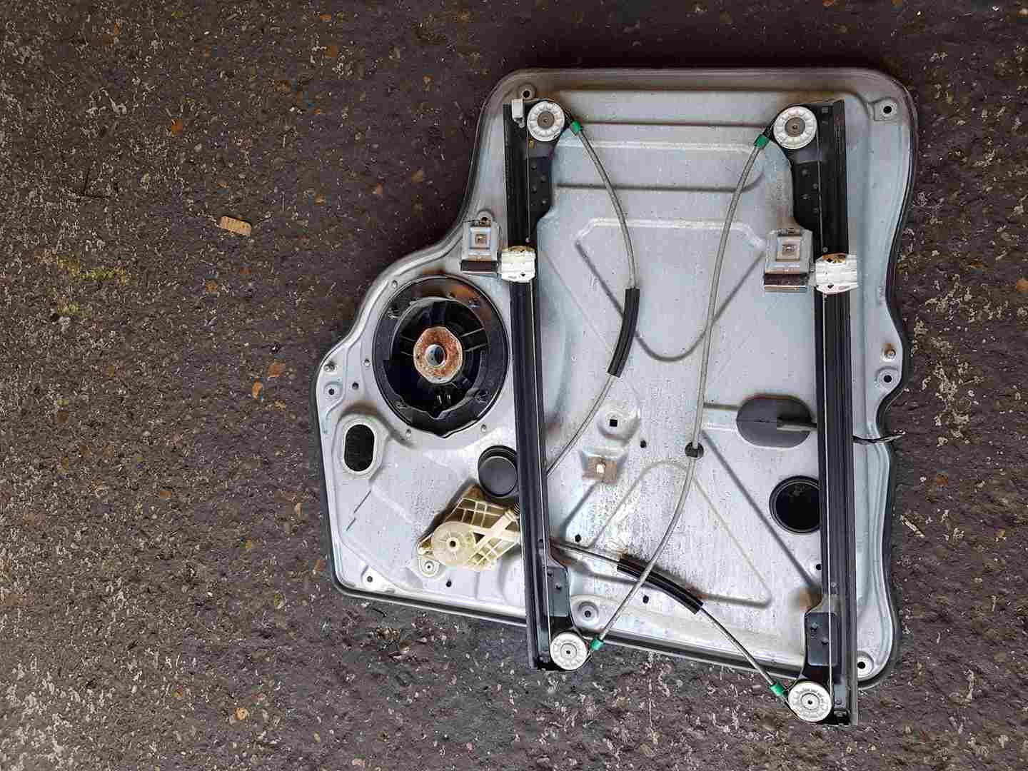 Volkswagen Transporter T5 2003-2009 Drivers OSF Front Window Regulator Electric
