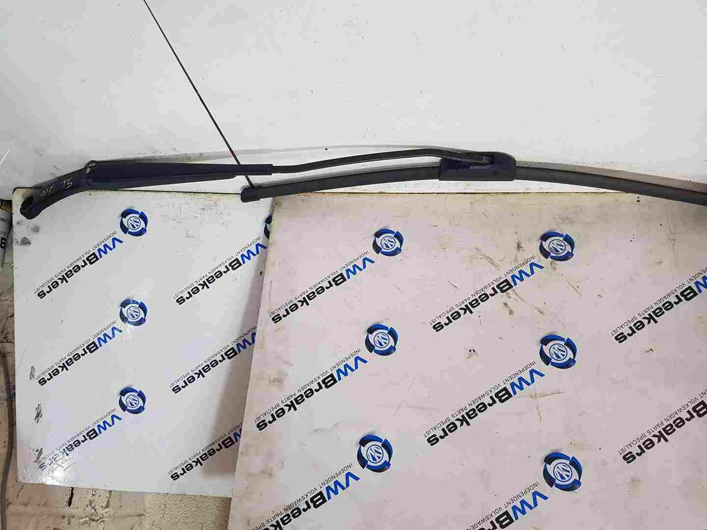 Volkswagen Transporter T5 2003-2009 Drivers OSF Windscreen Wiper ARM 7h2955410c