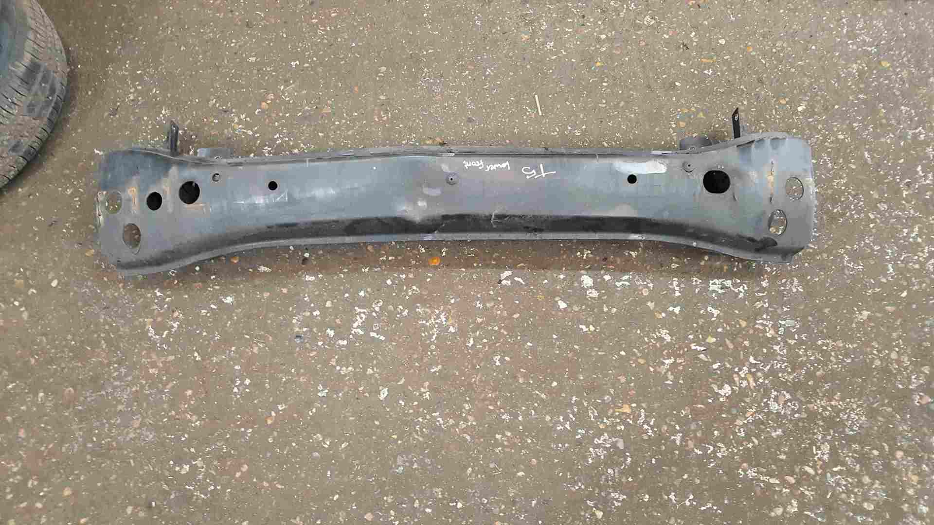 Volkswagen Transporter T5 2003-2009 Lower Front Reinforcement Bar