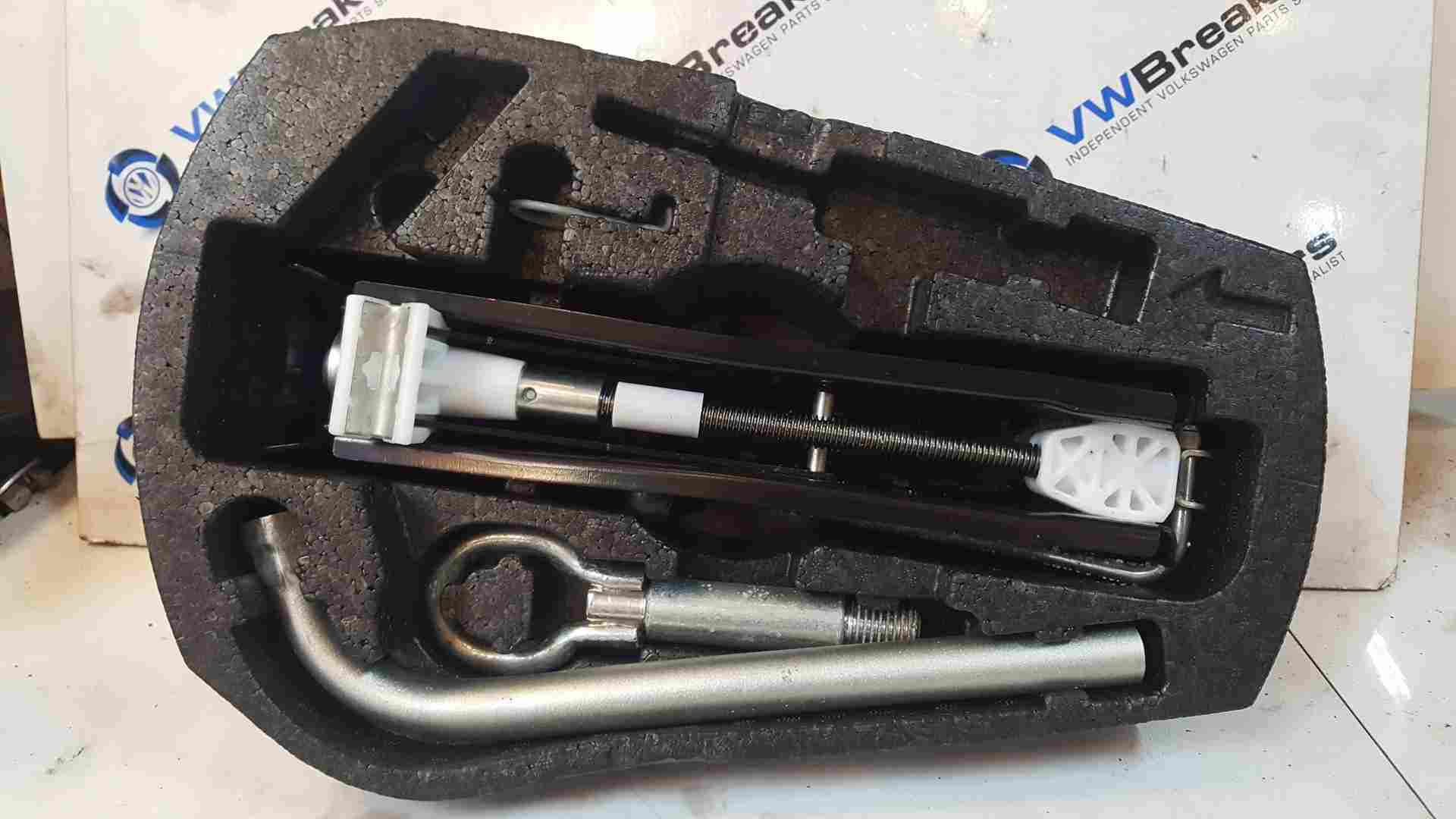 Volkswagen Up 2011-2017 Spare Wheel Jack SET 1S0012115e