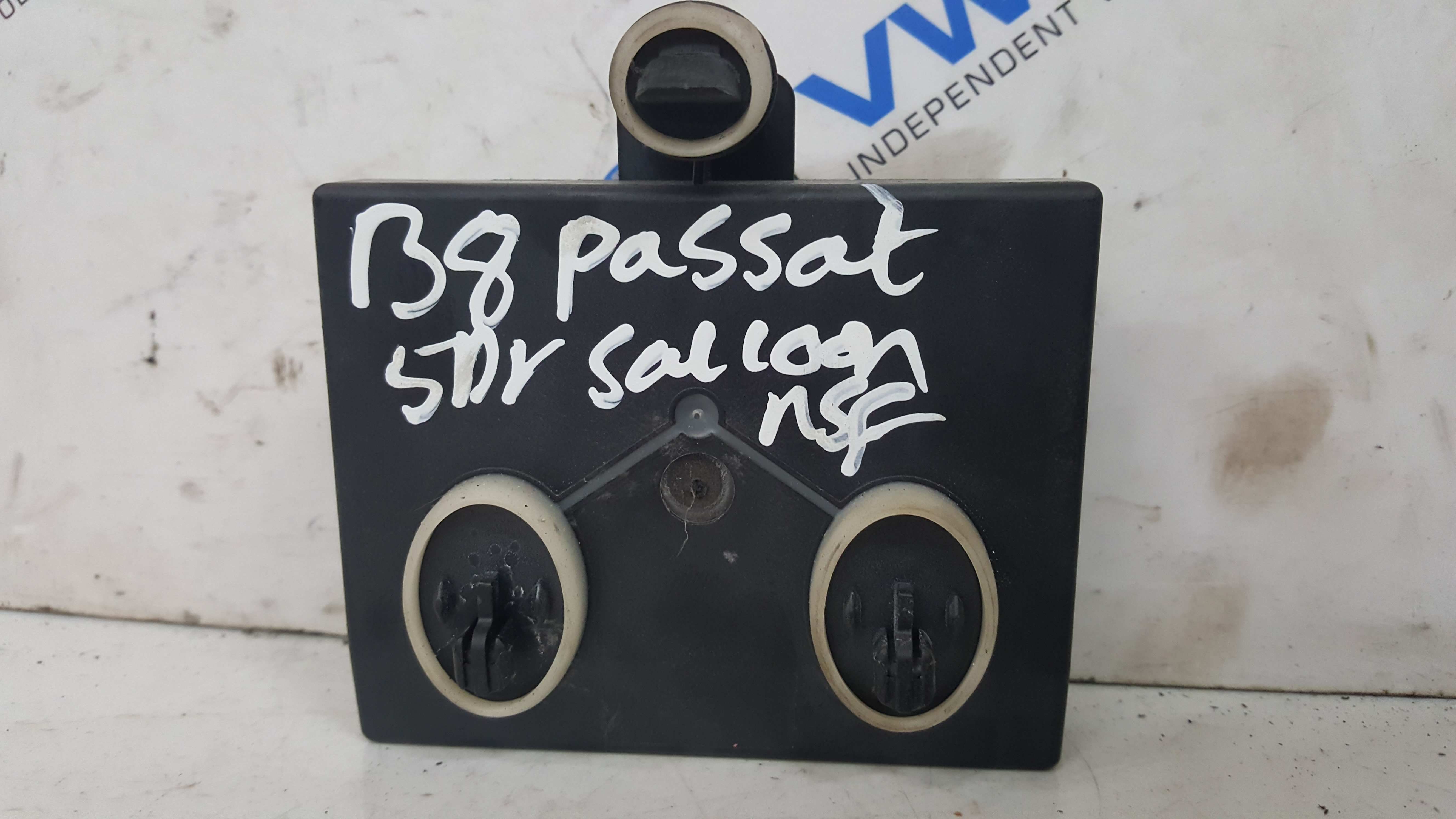 Vw Passat B8 2015-2022 NSF Passenger Front Door Control Module 5Q0959592e