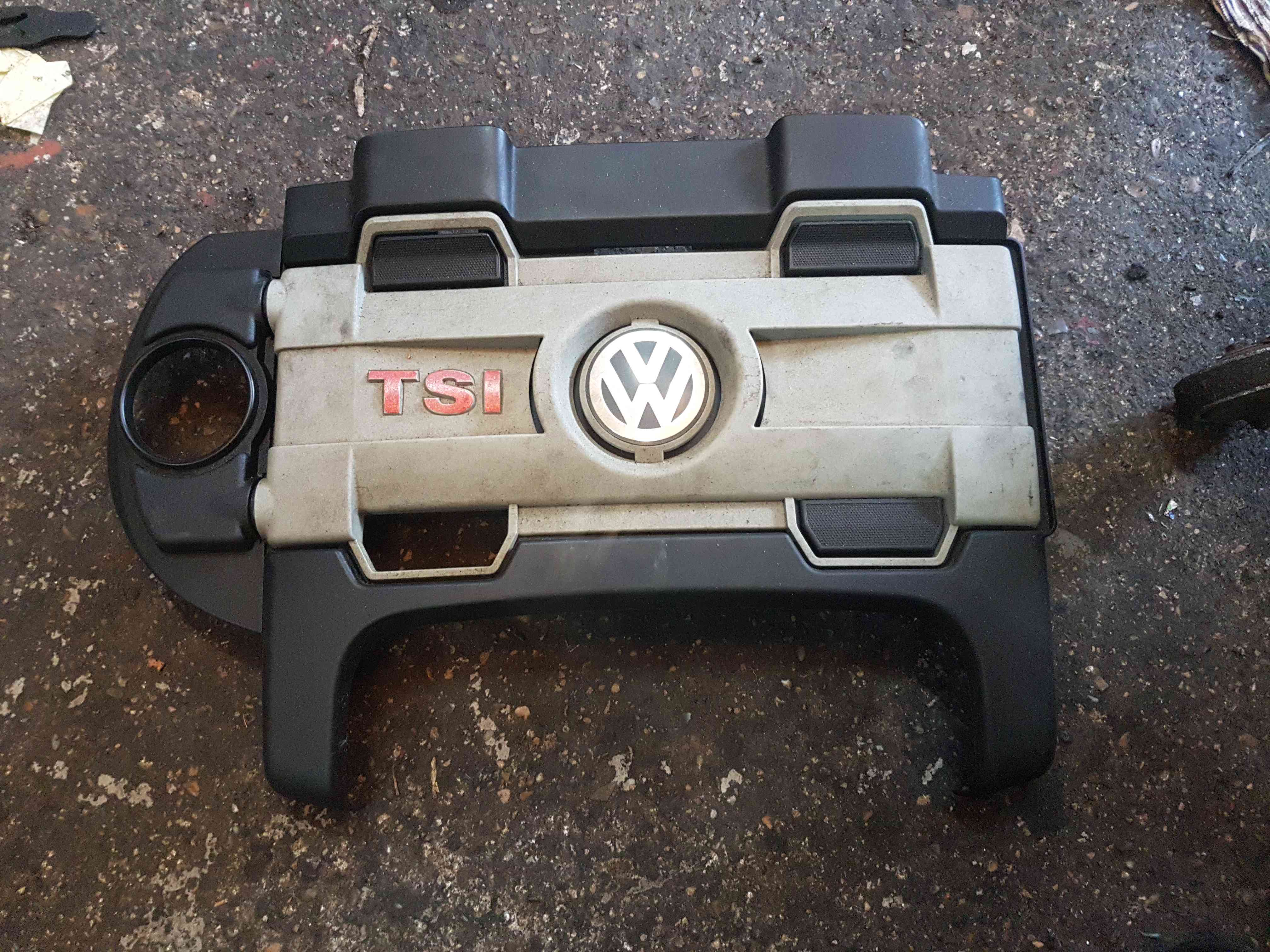 Volkswagen Golf MK5 2003-2009 1.4 TSI Engine Cover  03C103925N