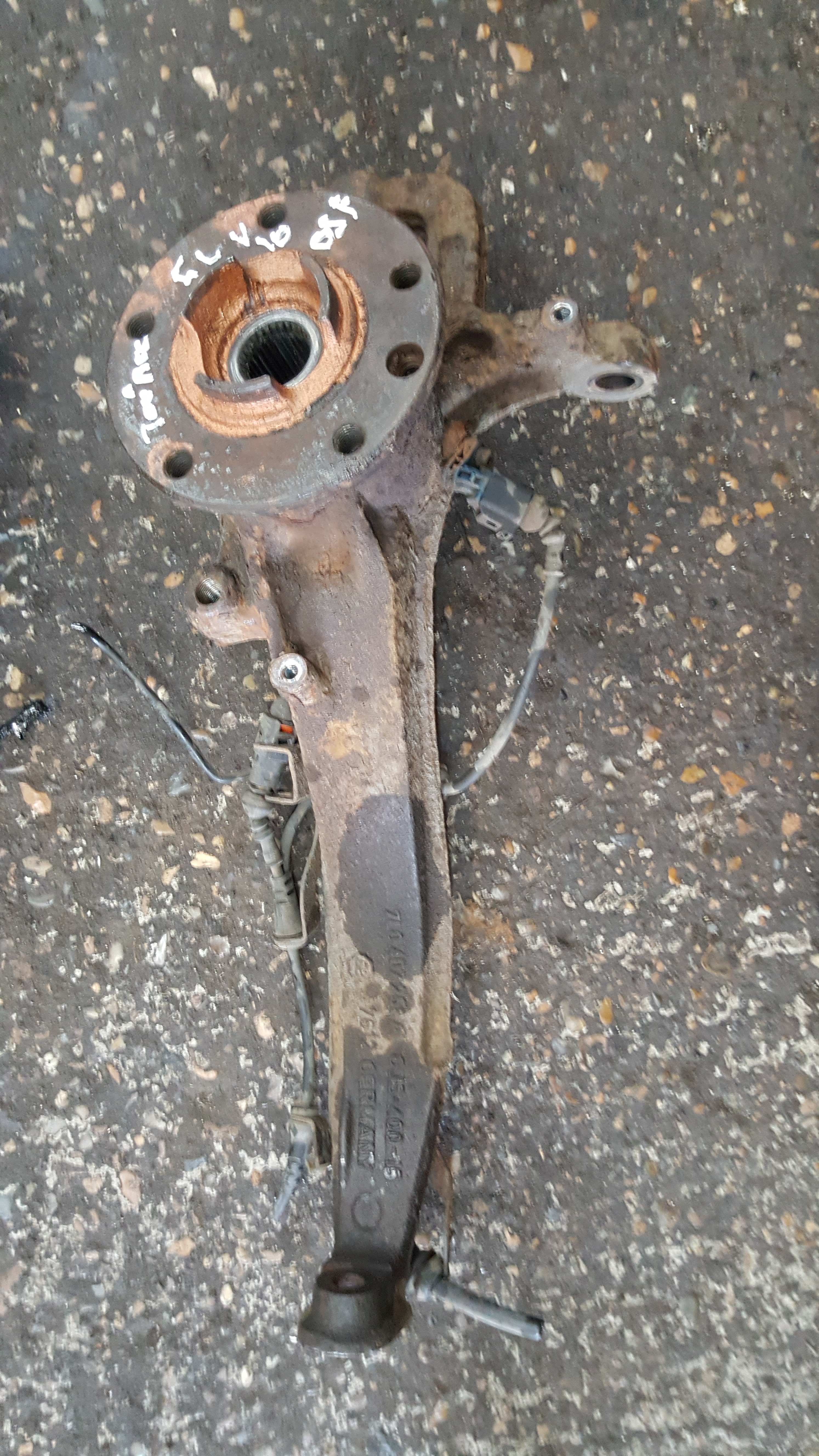 Vw Touareg 2002-2007 V10 TDI 5.0 OSF Driver Wheel HUB