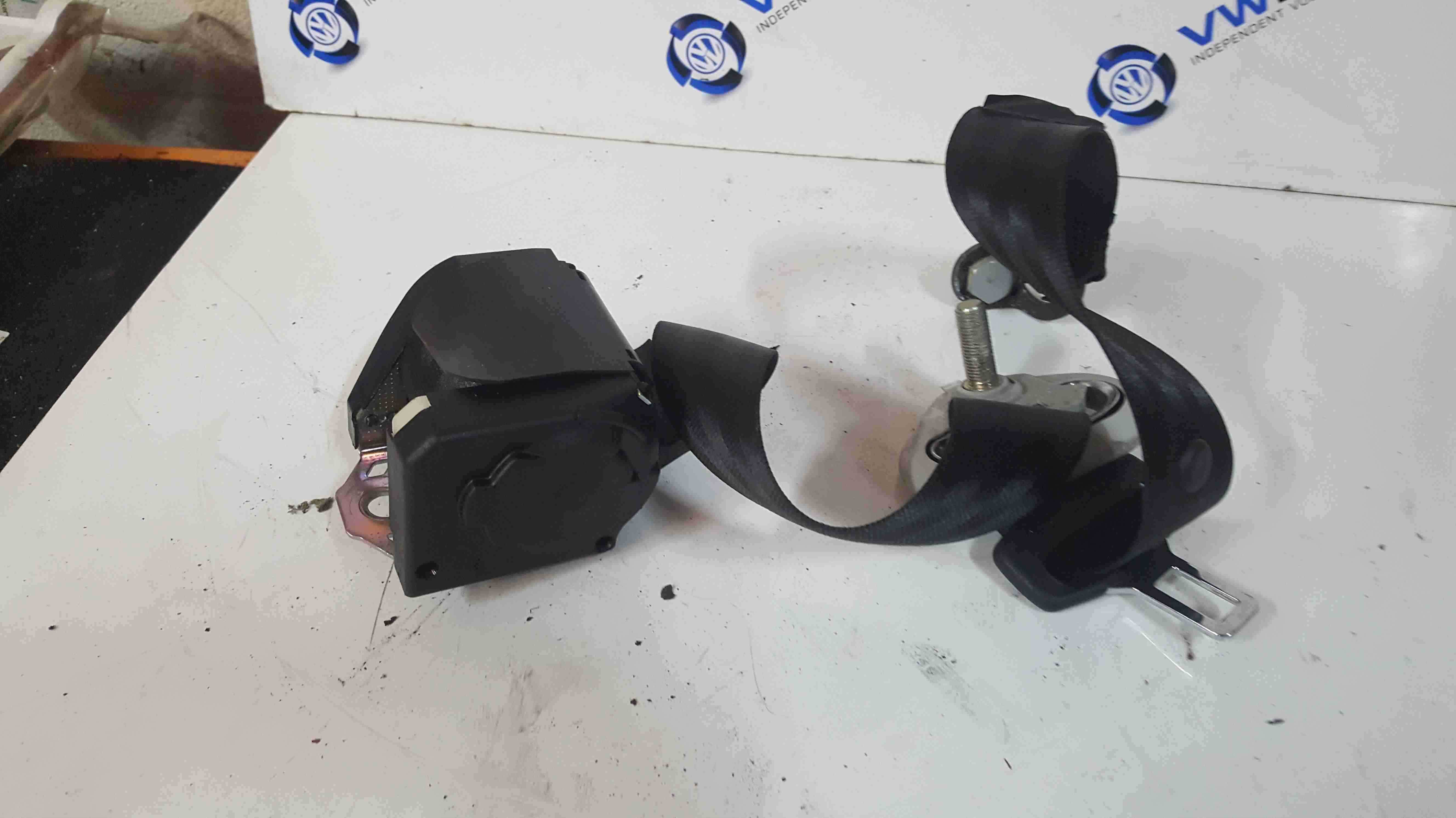 Volkswagen Beetle 1998-2006 Drivers OSR Rear Seat Belt
