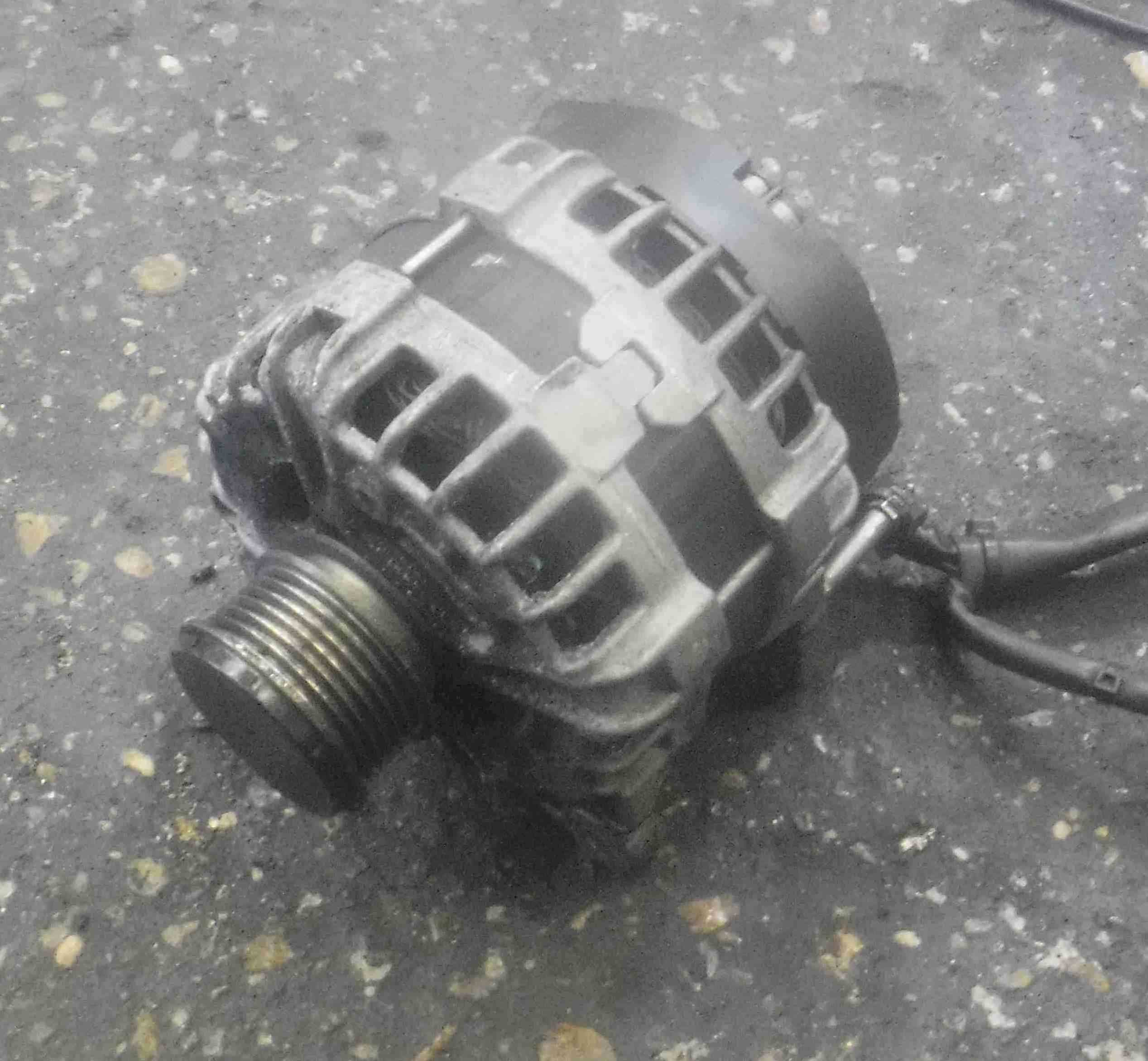 Vw Passat B7 2010-2016 Alternator 03L903023d